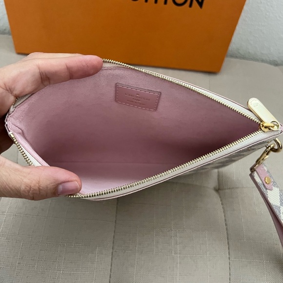 Louis Vuitton City Pochette Pouch *RARE* - Picture 3 of 8